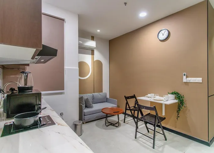 Neu Suites Ampang Near Lrt Jelatek