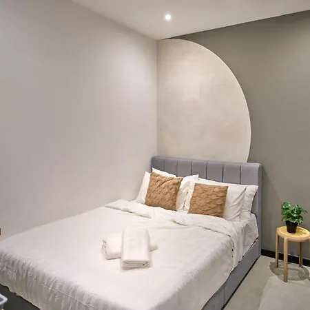 Neu Suites Ampang Near Lrt Jelatek Kuala Lumpur Exterior photo