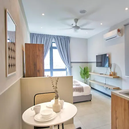 Neu Suites Ampang Near Lrt Jelatek Kuala Lumpur Exterior photo