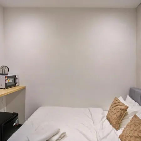 Neu Suites Ampang Near Lrt Jelatek Kuala Lumpur Exterior photo