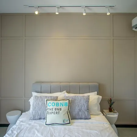 Neu Suites Ampang Near Lrt Jelatek Kuala Lumpur Exterior photo
