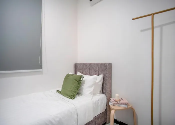 Neu Suites Ampang Near Lrt Jelatek