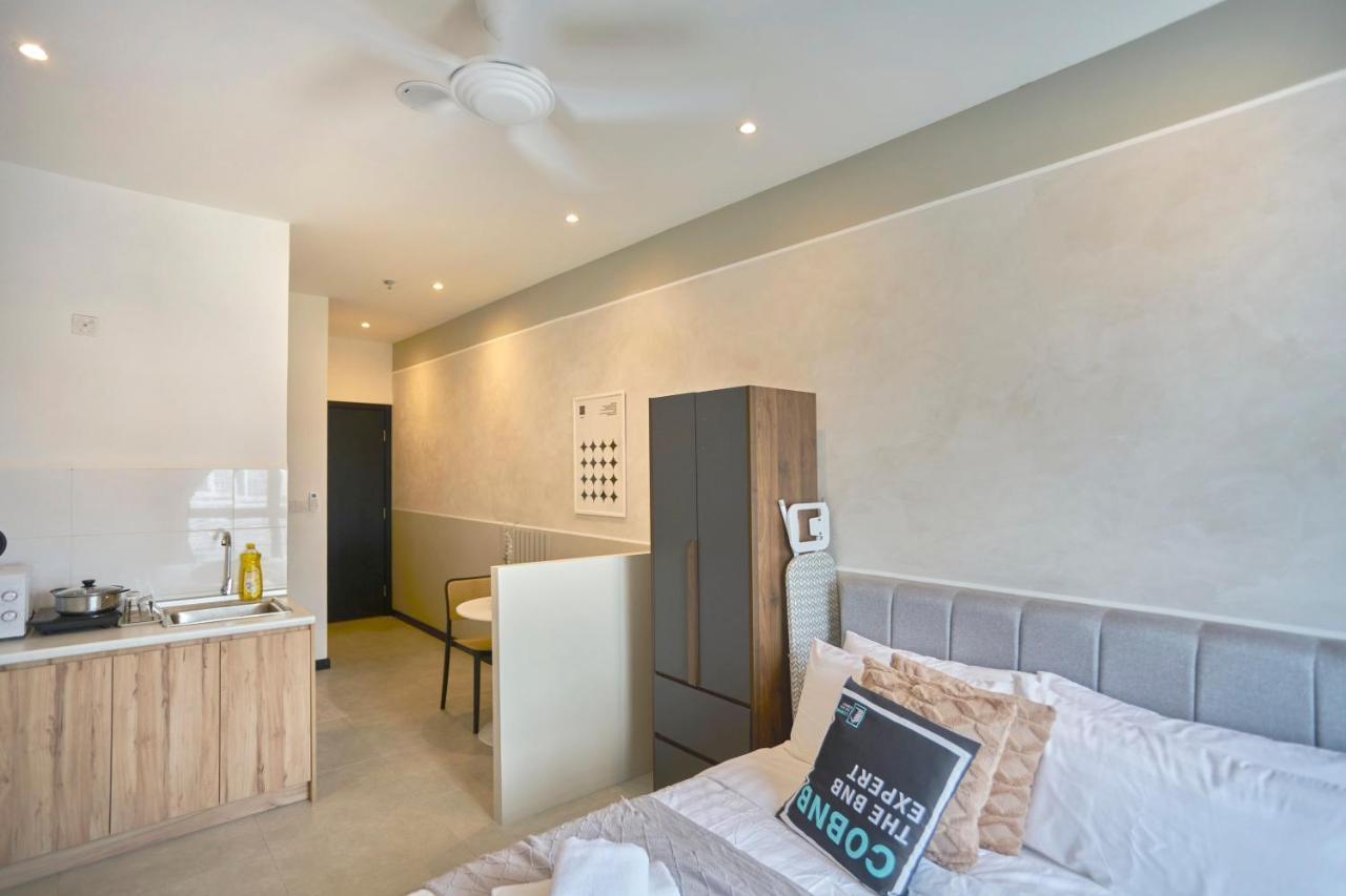 Neu Ampang Near Lrt Jelatek Apartment