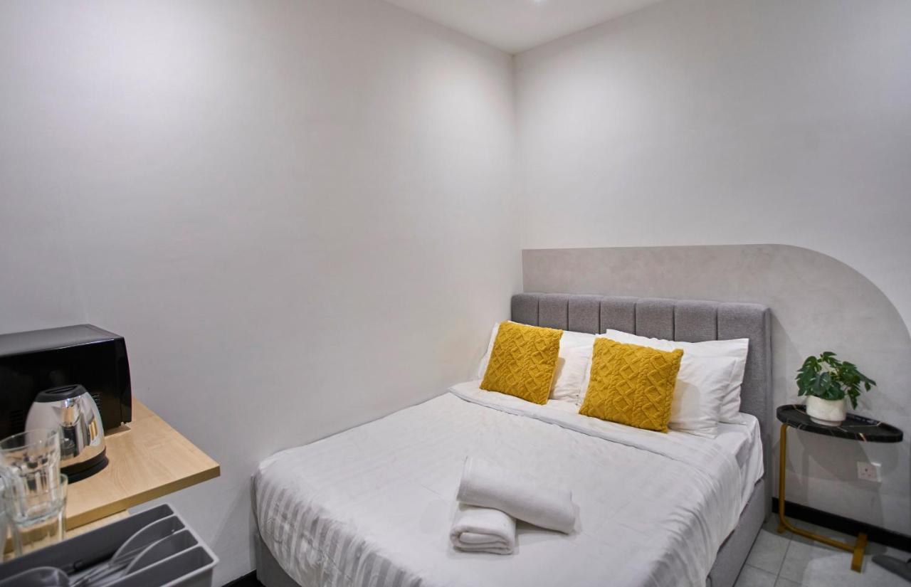 Neu Ampang Near Lrt Jelatek Apartment