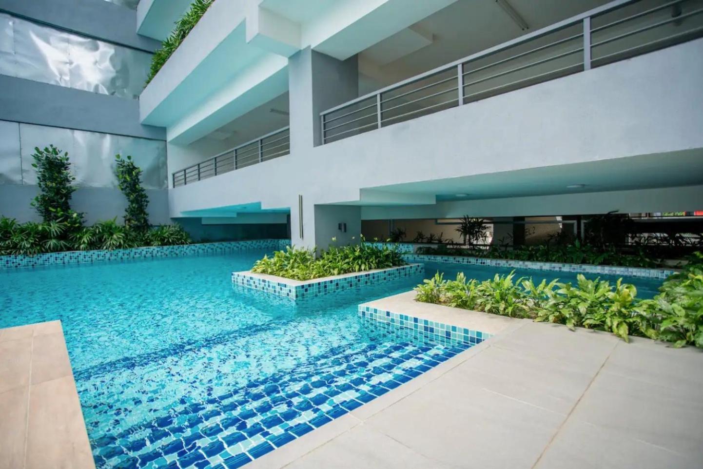 Neu Ampang Near Lrt Jelatek Apartment